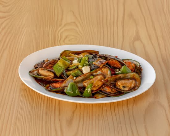 Stir fried Mussels with Garlic and Black Bean Sauce