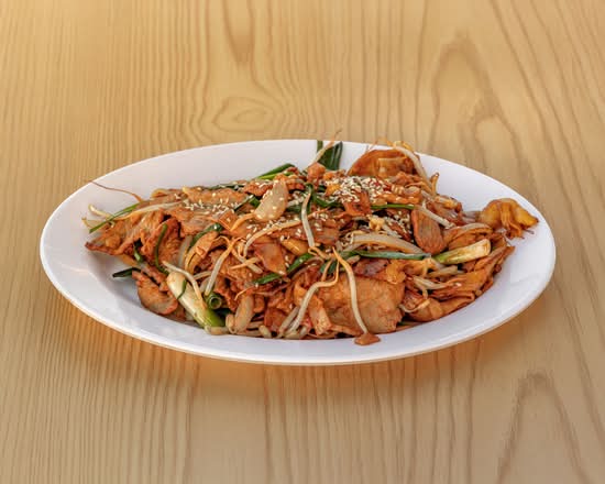 Stir Fried Rice Noodle with Beef