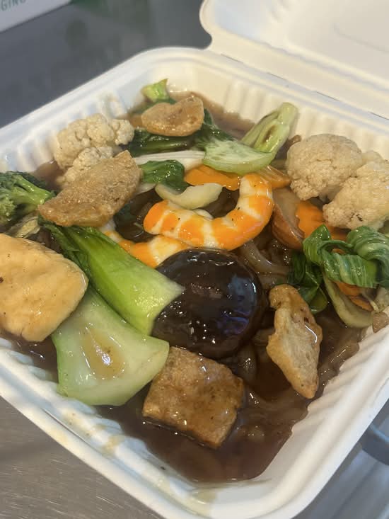 Stir-fried Udon noodles with Vegetable (Udon xào sốt)