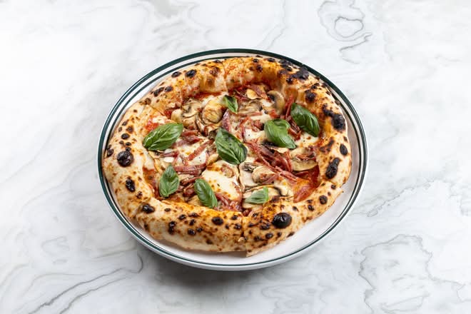 Salami Pizza