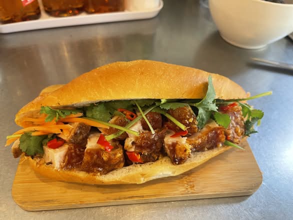 Banh Mi Roll