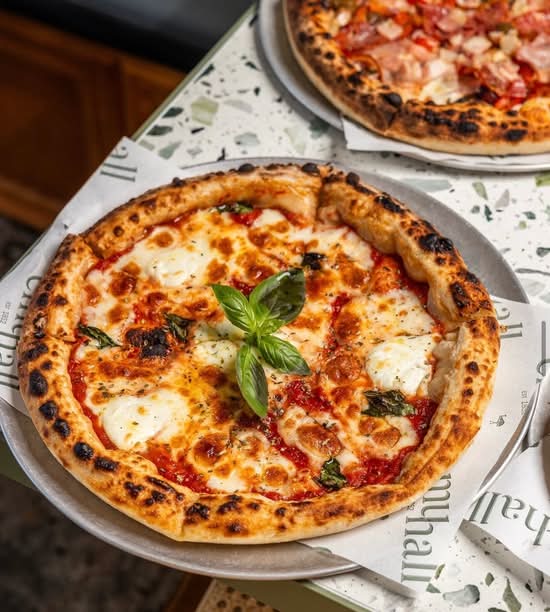 Queen Margherita Pizza