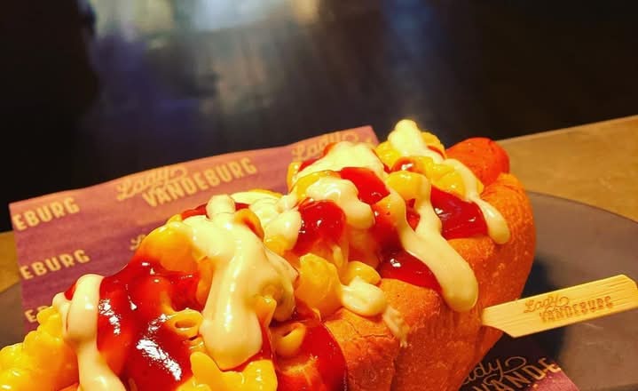 Hot Diggity Dog - Mac & Cheese
