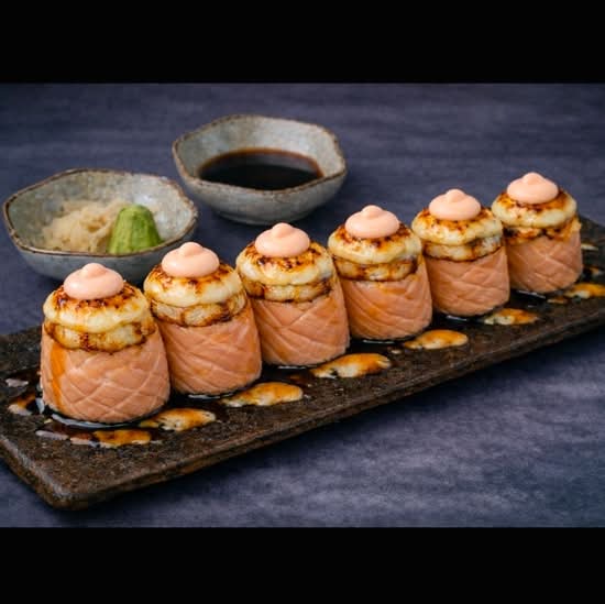 Aburi Salmon Scallop Roll
