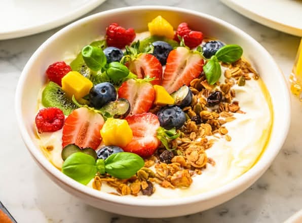 Yoghurt & Granola