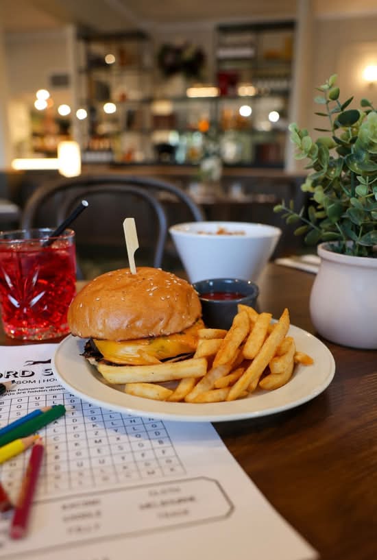 Kids Cheeseburger