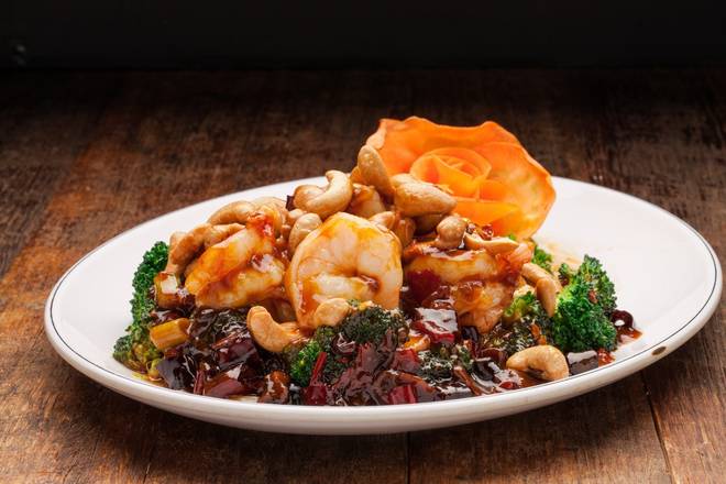 Stir Fried Prawns With cashew nuts in chilii  sauce