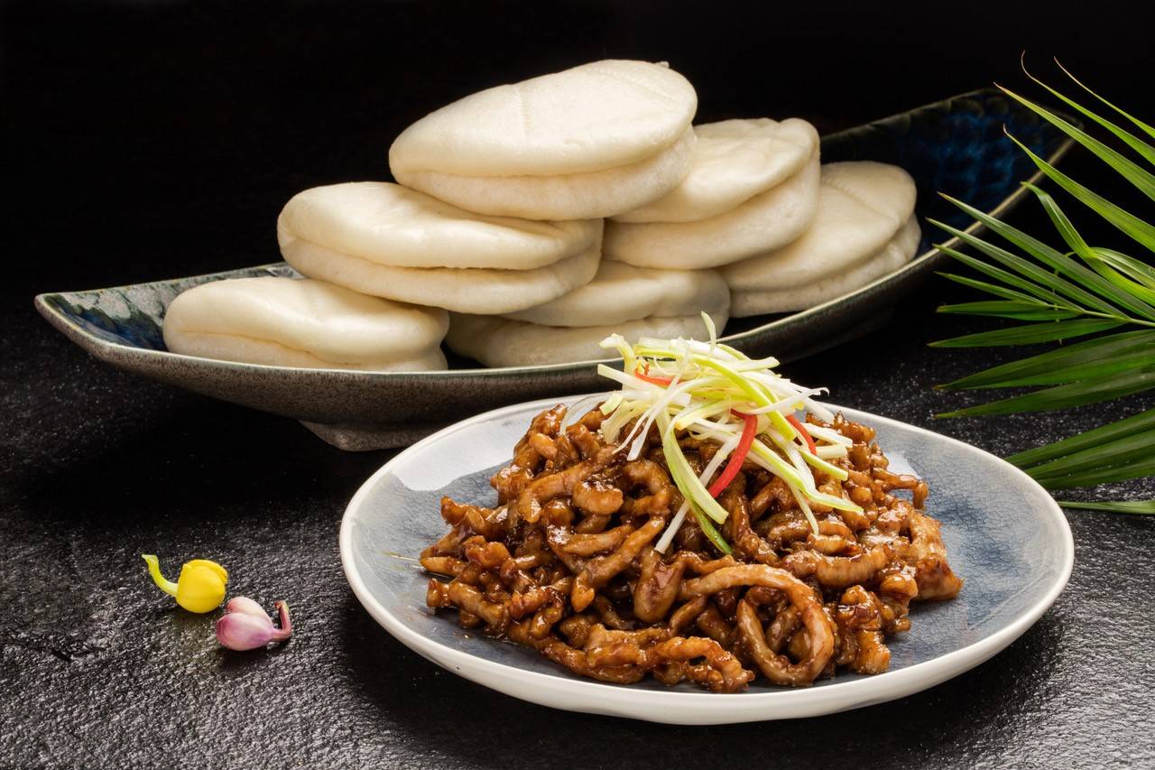 Peking Style Shredded Pork/Duck with Steamed Bun
