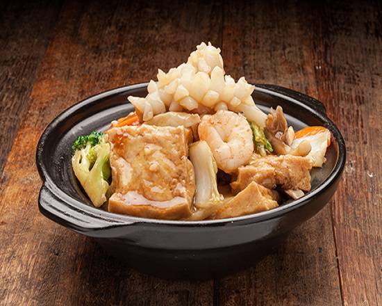 Stewed Tofu and Seafood Combination