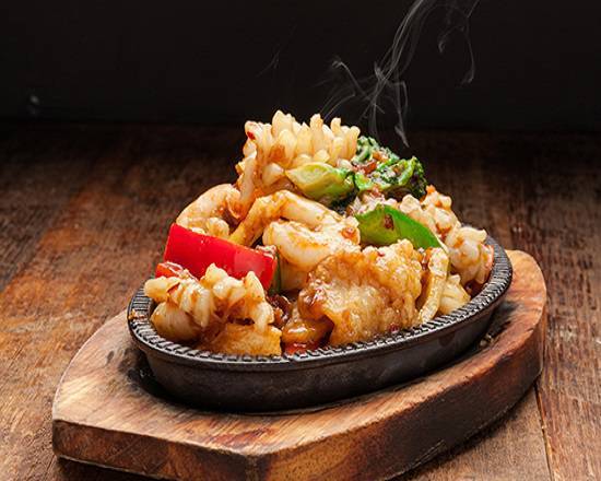 Stir Fried Assorted Seafood XO Sauce
