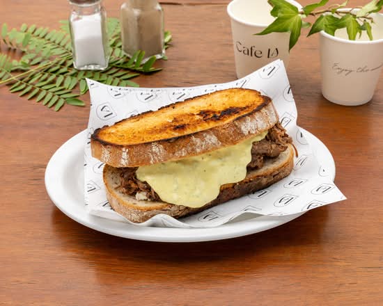 Caramelised Beef Sandwich
