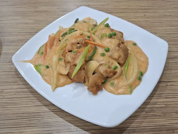Delicious Red Curry Duck (deep fried, boneless)