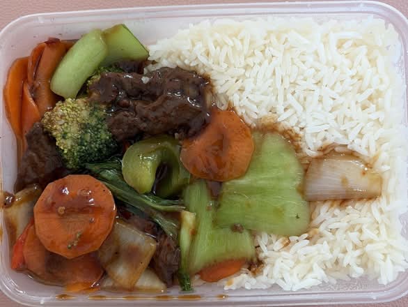 Stir Fried Beef with selected sauce with rice
