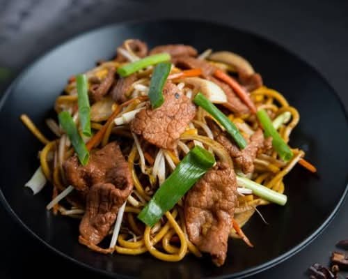Fried noodles with sliced beef