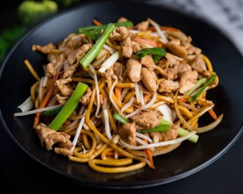Fried noodles with Diced chicken
