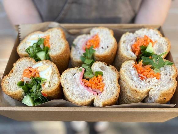 Tuna & Salad Roll