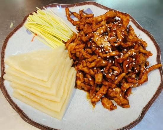 Sauteed Pork in Peking Sauce with Pancakes