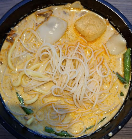 Seafood Curry Laksa