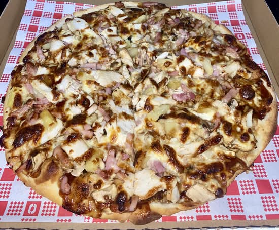 BBQ Chicken Traditional Pizza