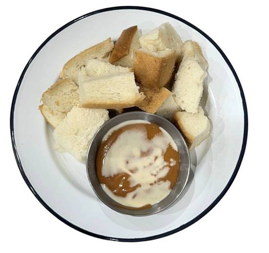 Steam bread with thai tea dipping sauce