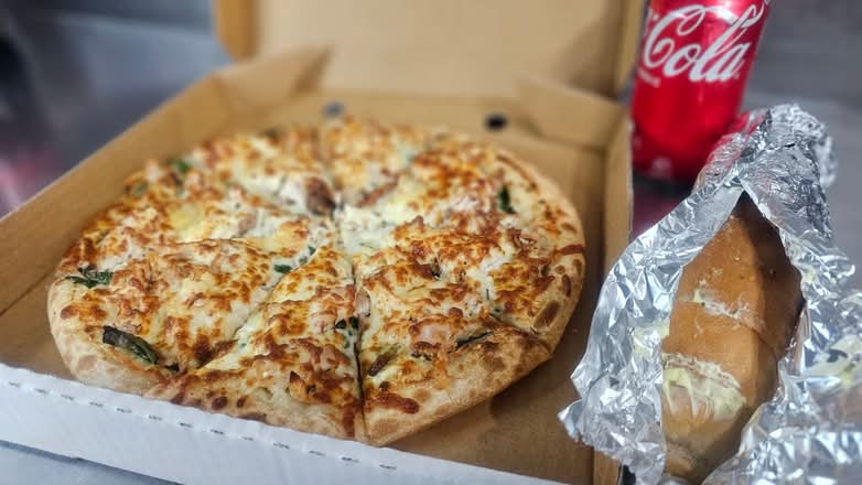 1 pizza  + 375m drink can + garlic bread deal