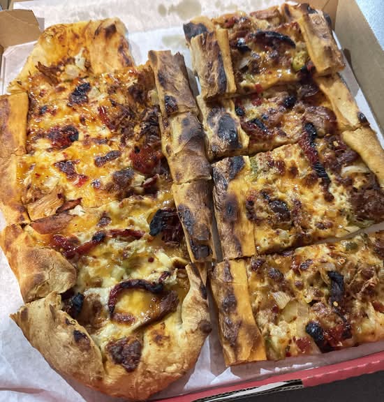 Peri Peri Chicken Pide (Spicy and open)