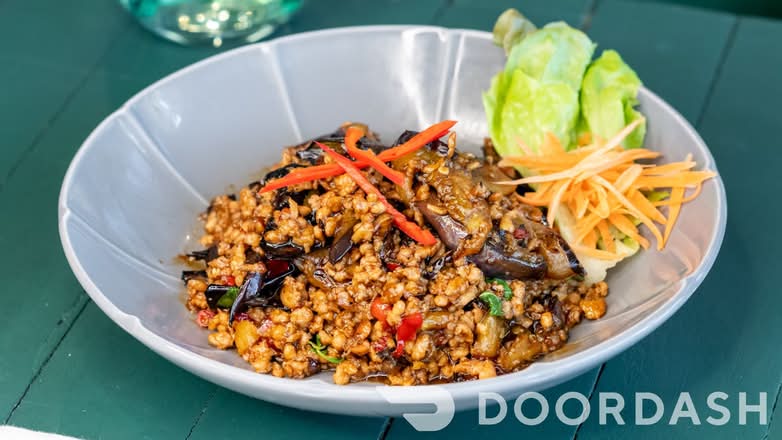 Egg plant Stir-Fired w/Minced chicken chill Basil