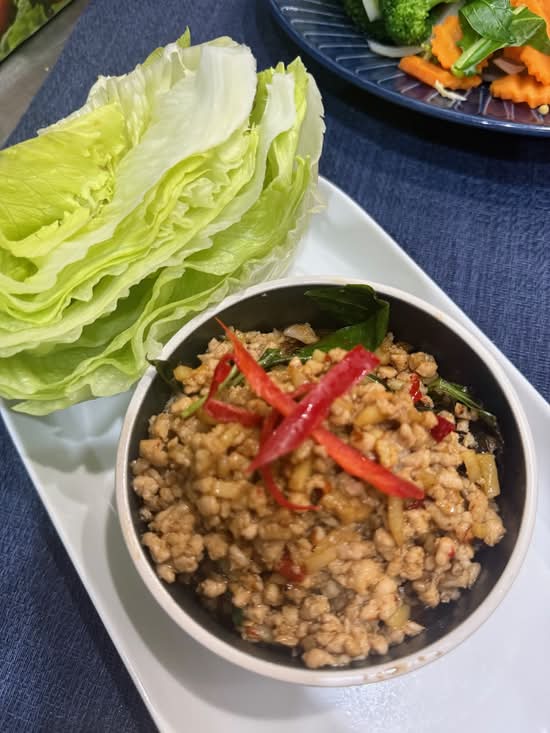 Ka Prao-Sang Choy Bow