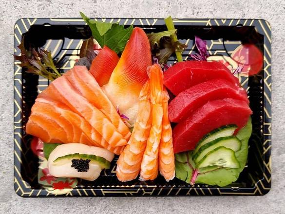 Assorted Sashimi (12pcs)