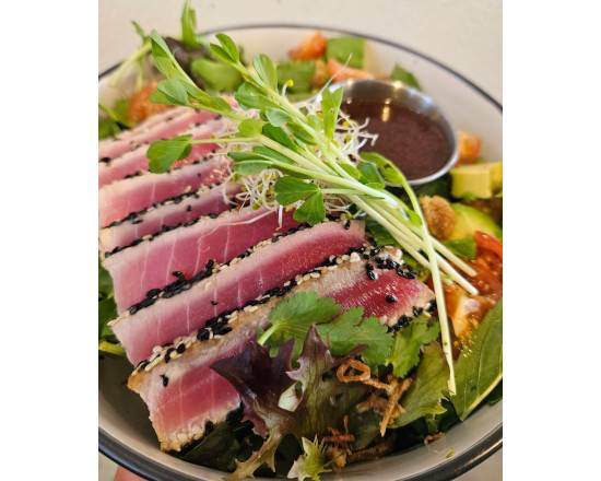 Seared tuna salad