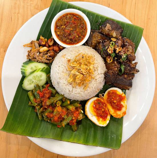 Nasi Uduk Iga Bakar/ Coconut Rice With Grilled Beef Ribs