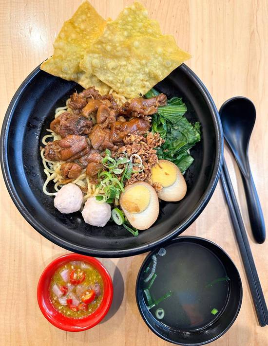 Mie Ayam Komplit (Indonesian Style Chicken Noodles)