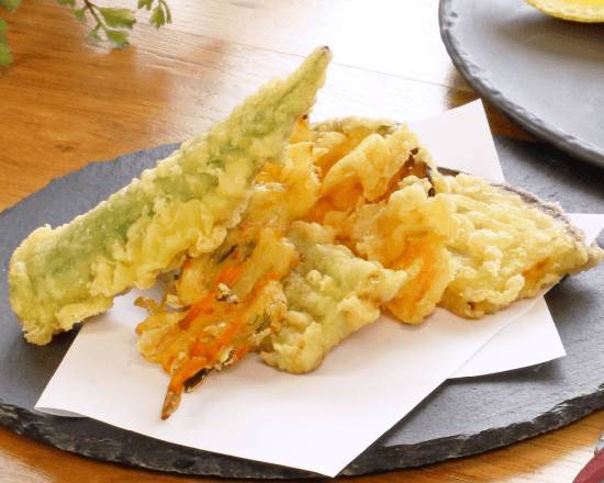 Mix Vegetable Tempura Entree with Edamame