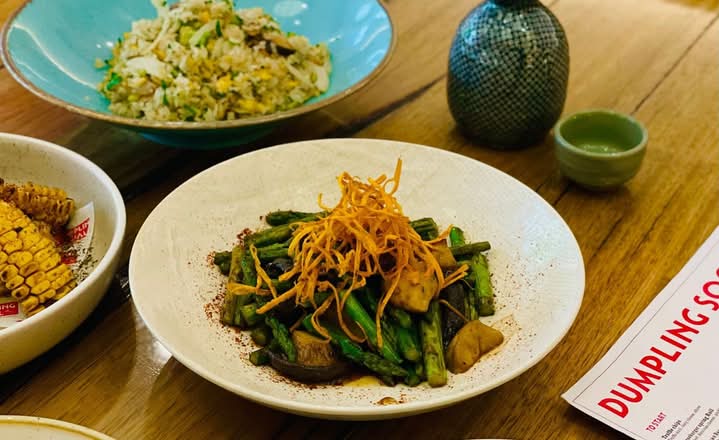 Stir-Fry asparagus & abalone mushroom