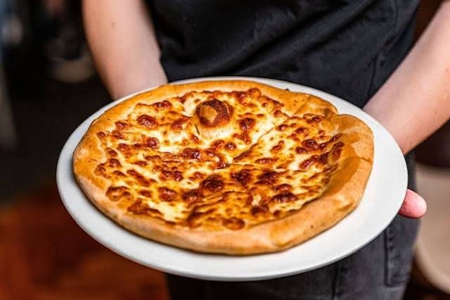 VEGAN Margherita Pizza