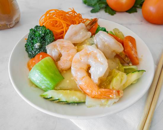 C8. Garlic King Prawns with Vegetables