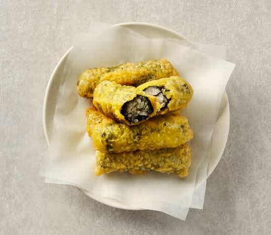 Fried seaweed roll 6P (filled with chinese noodles)
