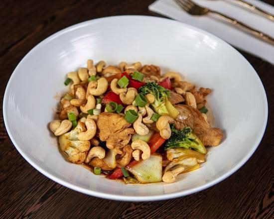 Roasted Cashew Nut, Dried Chilli and Onion