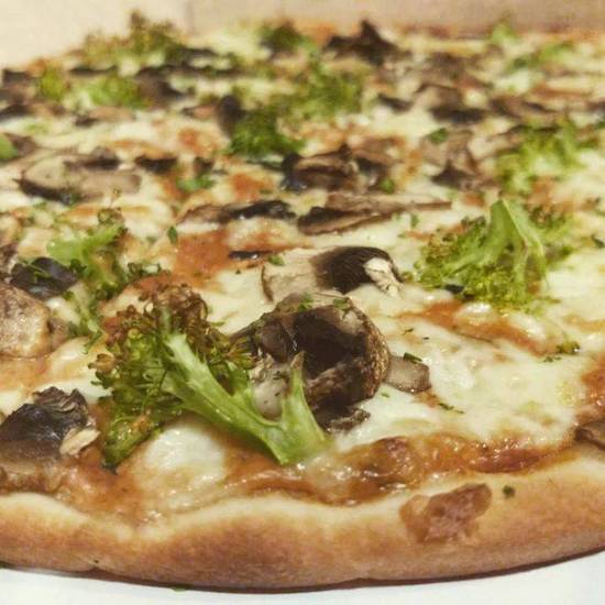 Creamy Pollo Chicken Pizza