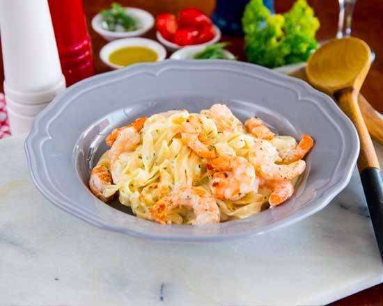 Garlic Prawns with Fettucine