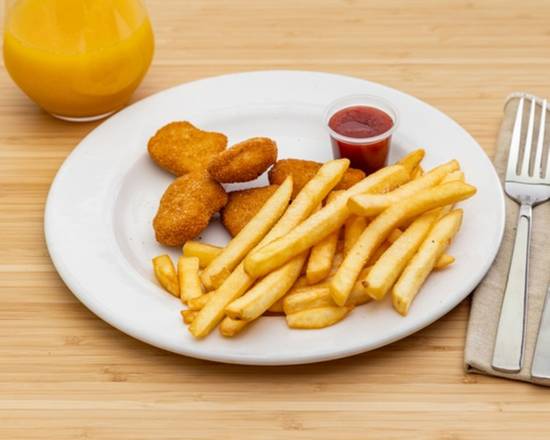 Six Pieces Nuggets, Med Chips and Pop Top Drink
