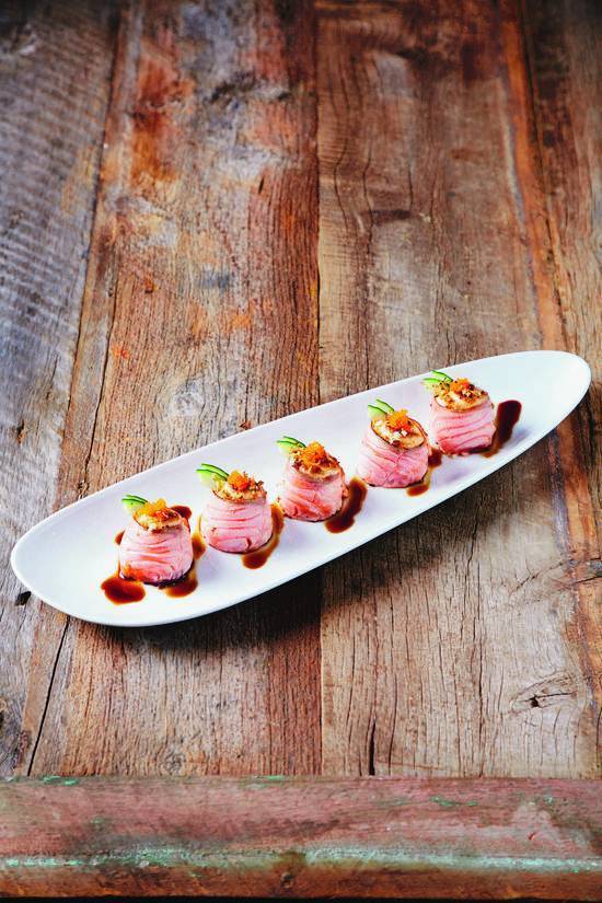 Salmon Sushi Roll (A)