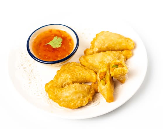 Mini Vegetarian Curry Puffs (V)