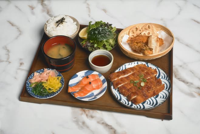 Grilled Salmon Bento