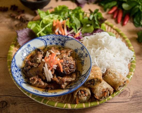 Grilled Pork & Crab Spring Rolls Vermicelli Salad Bún Chả Nem Cua Bể