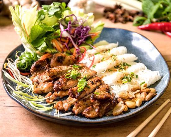 Lemongrass Chicken & Steam Vermicelli Sheet Bánh Hỏi Gà Nướng