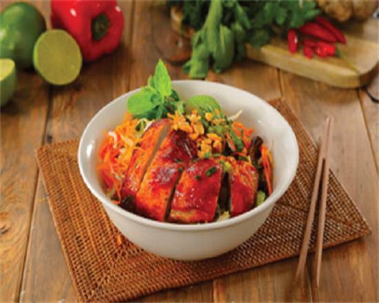 Crispy Chicken with Egg Noodle (Dry) Mỳ Khô Gà Giòn