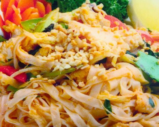 Chicken Pad Thai 36