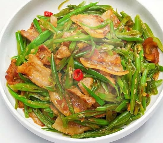 Stir Fried Garlic Shoots with Smoked Pork