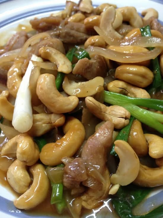 Stir-Fried Beef with Cashew Nuts